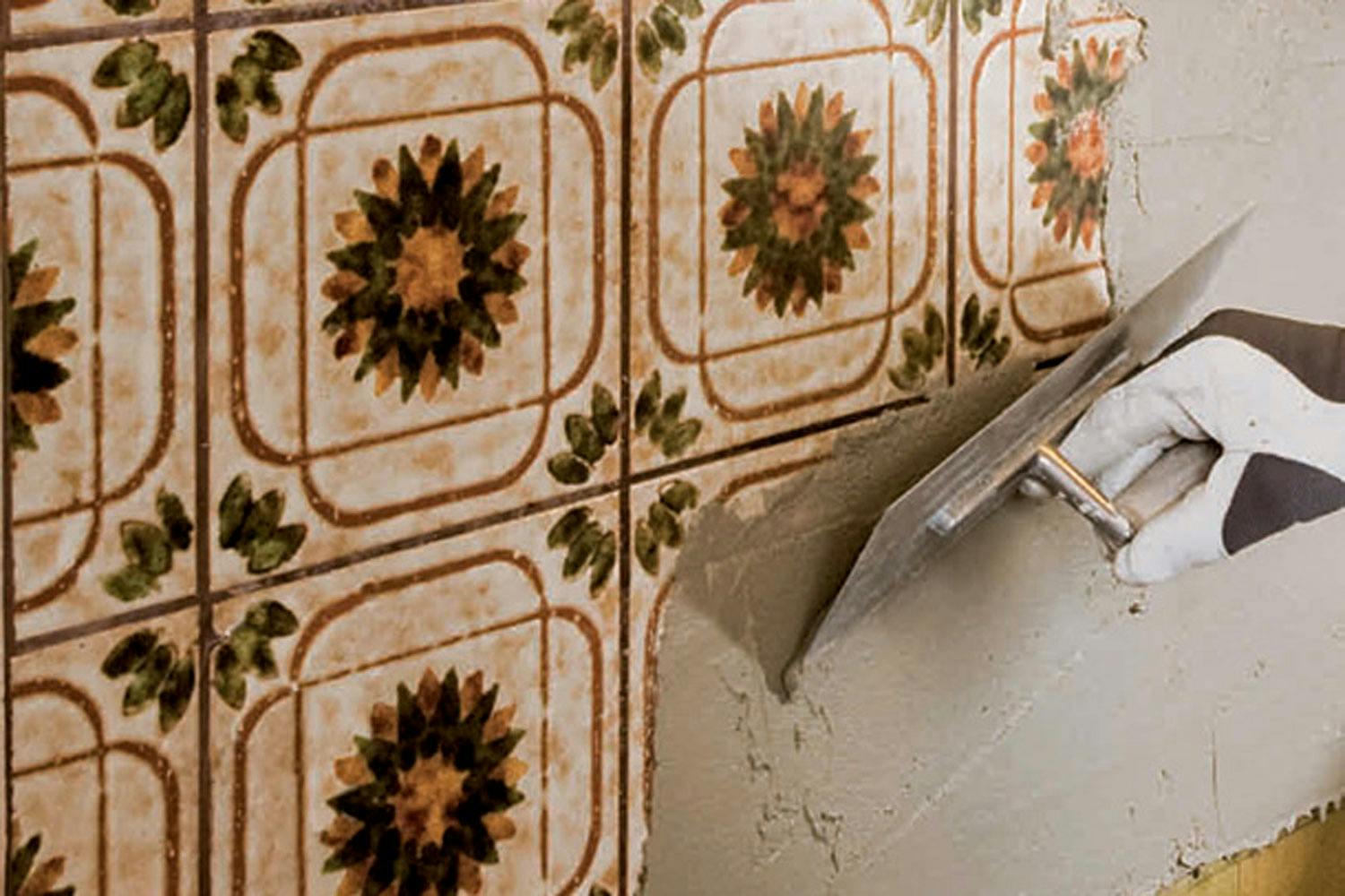 Putsa över det gamla kaklet måla kaklet